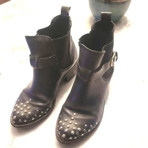 TOP Shop studded booties